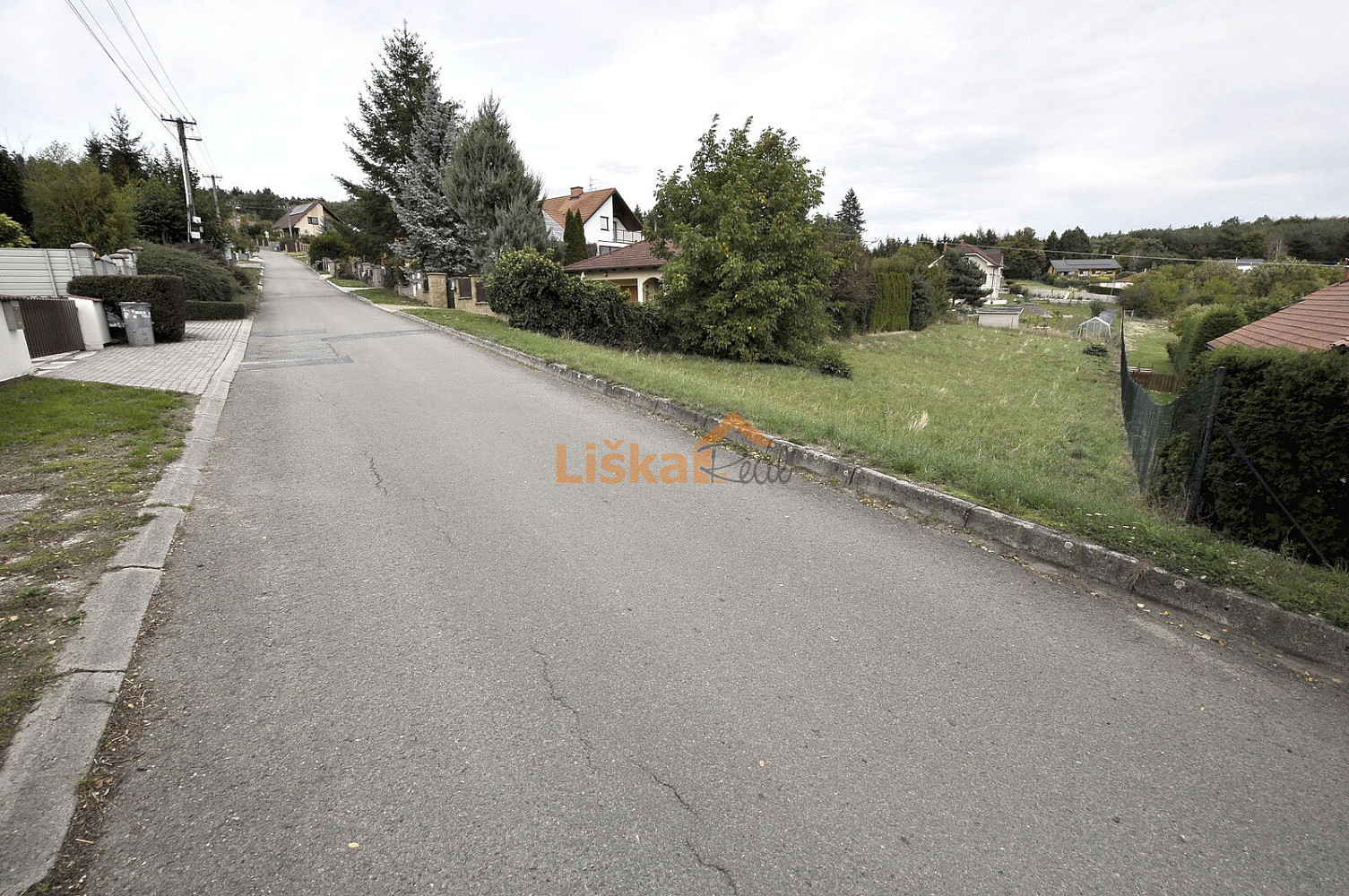 Prodej stavebního pozemku 967 m² – fotografie 2