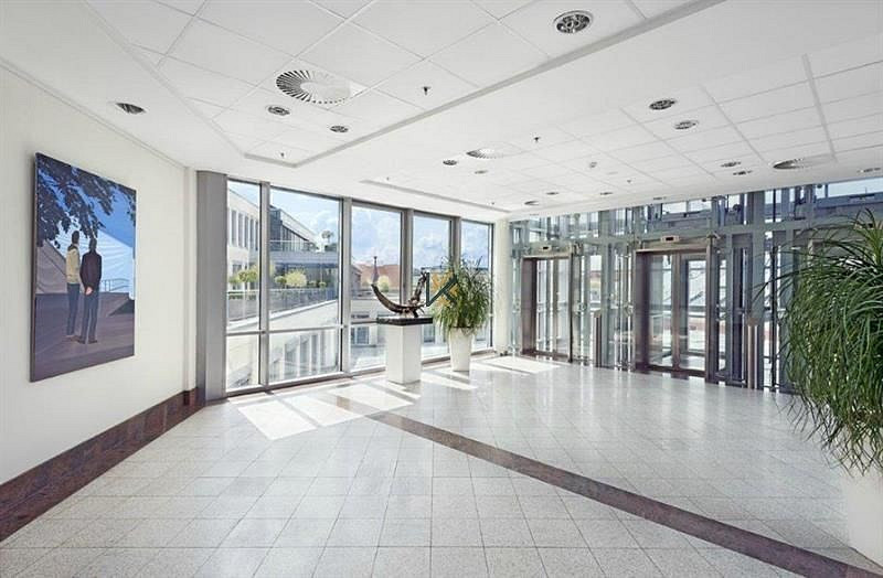 Pronájem kanceláře 145 m² — photo 4