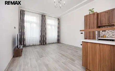 Prodej bytu 3+kk 65 m², Nádražní, Praha 5 - Smíchov