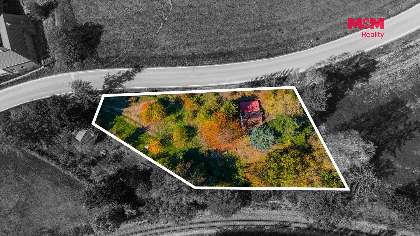 Prodej stavebního pozemku 1 647 m² – fotografie 2