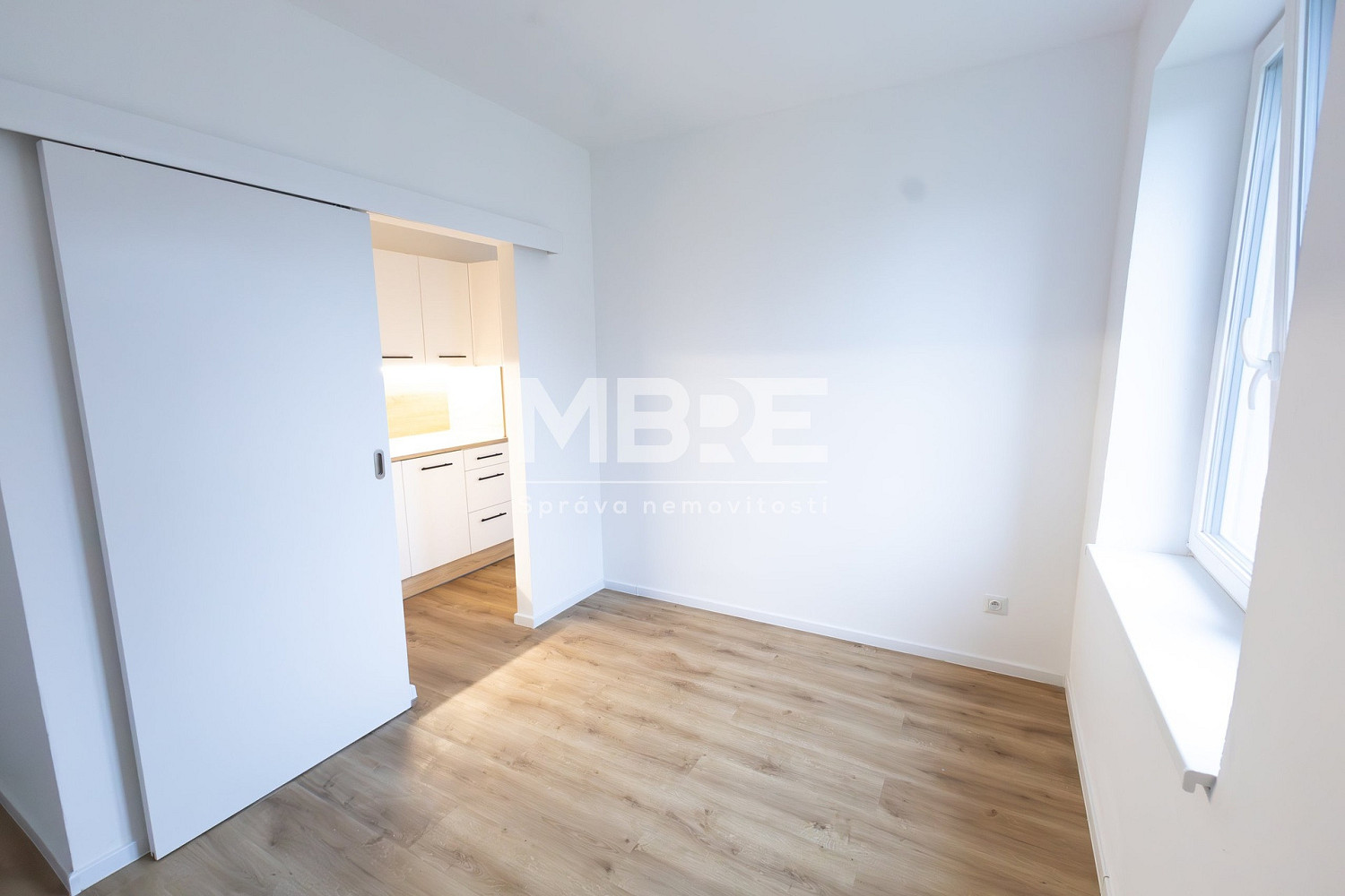 Pronájem bytu 2+kk 46 m² – fotografie 3