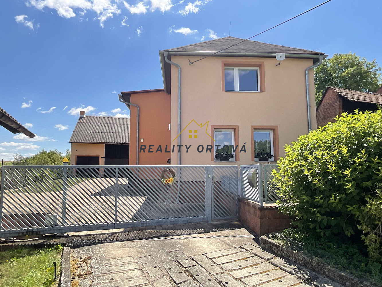 Prodej domu 166 m² s pozemkem 2 688 m²