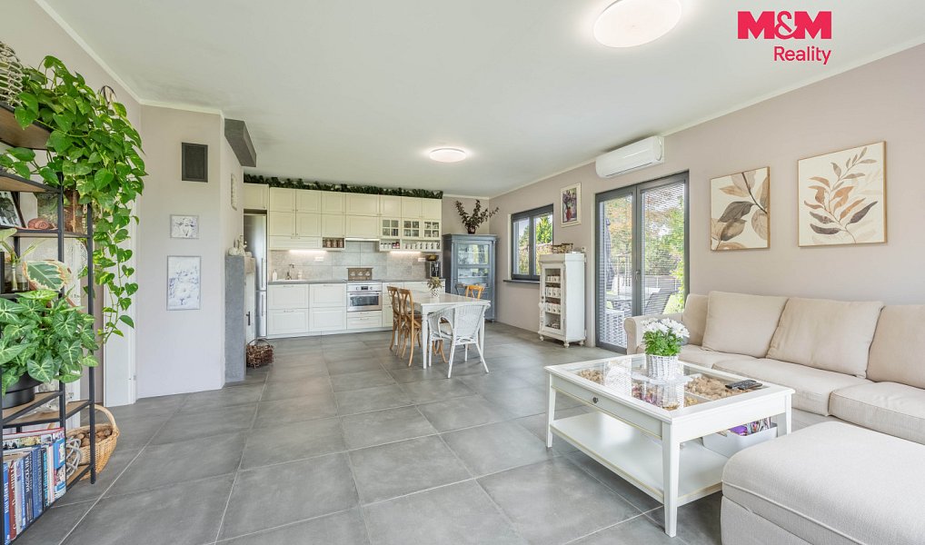 Prodej domu 85 m² s pozemkem 1 005 m², Sulice – náhled fotky 11