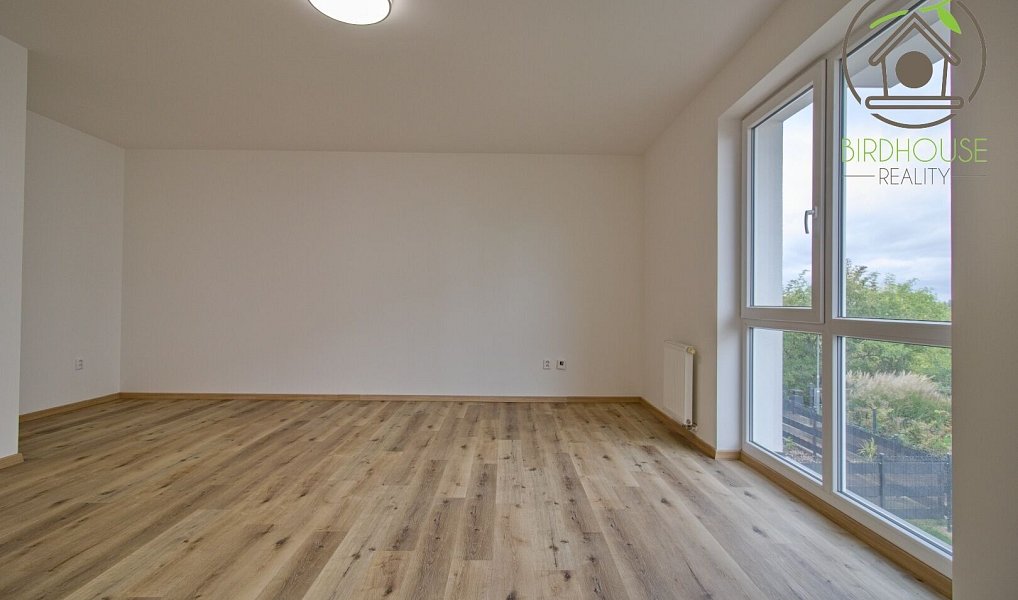 Pronájem bytu 2+kk 69 m², Jesenice – náhled fotky 3
