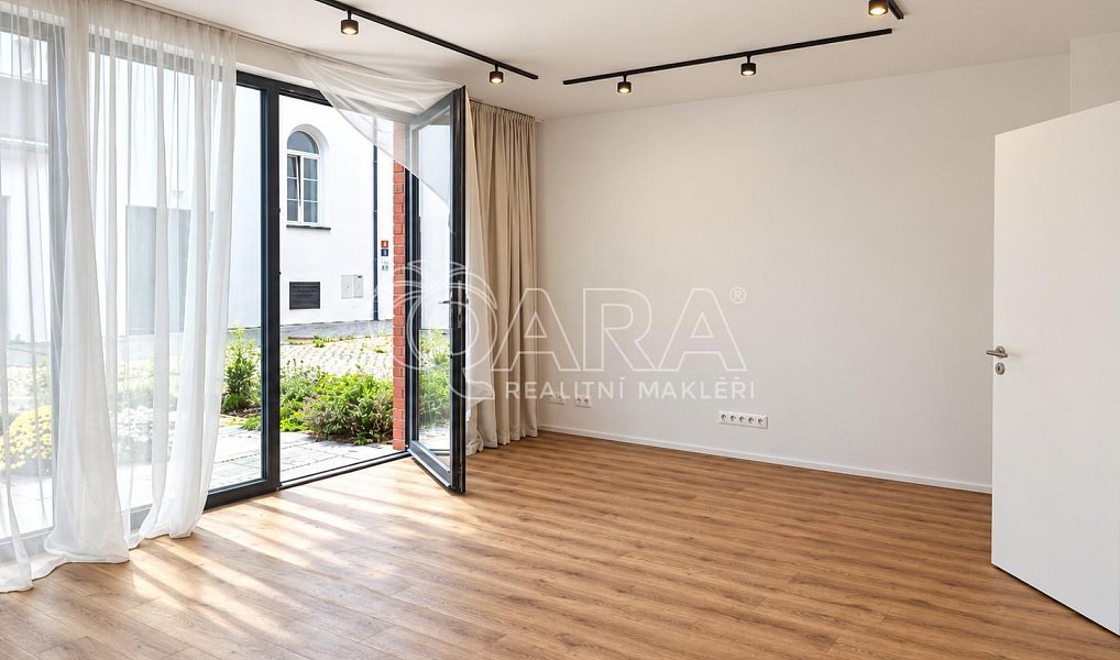 Pronájem kanceláře 48 m², Liberec – náhled fotky 3