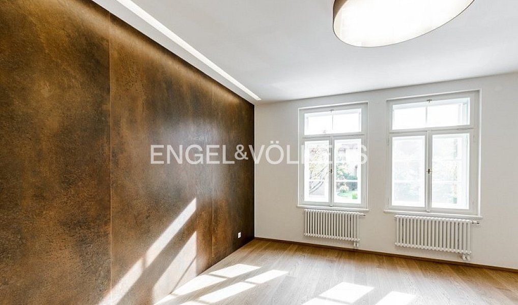 Pronájem domu 250 m² s pozemkem 351 m², Praha – náhled fotky 4