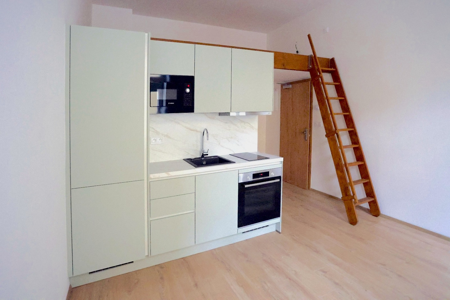 Pronájem bytu 1+kk 23 m² – fotografie 2