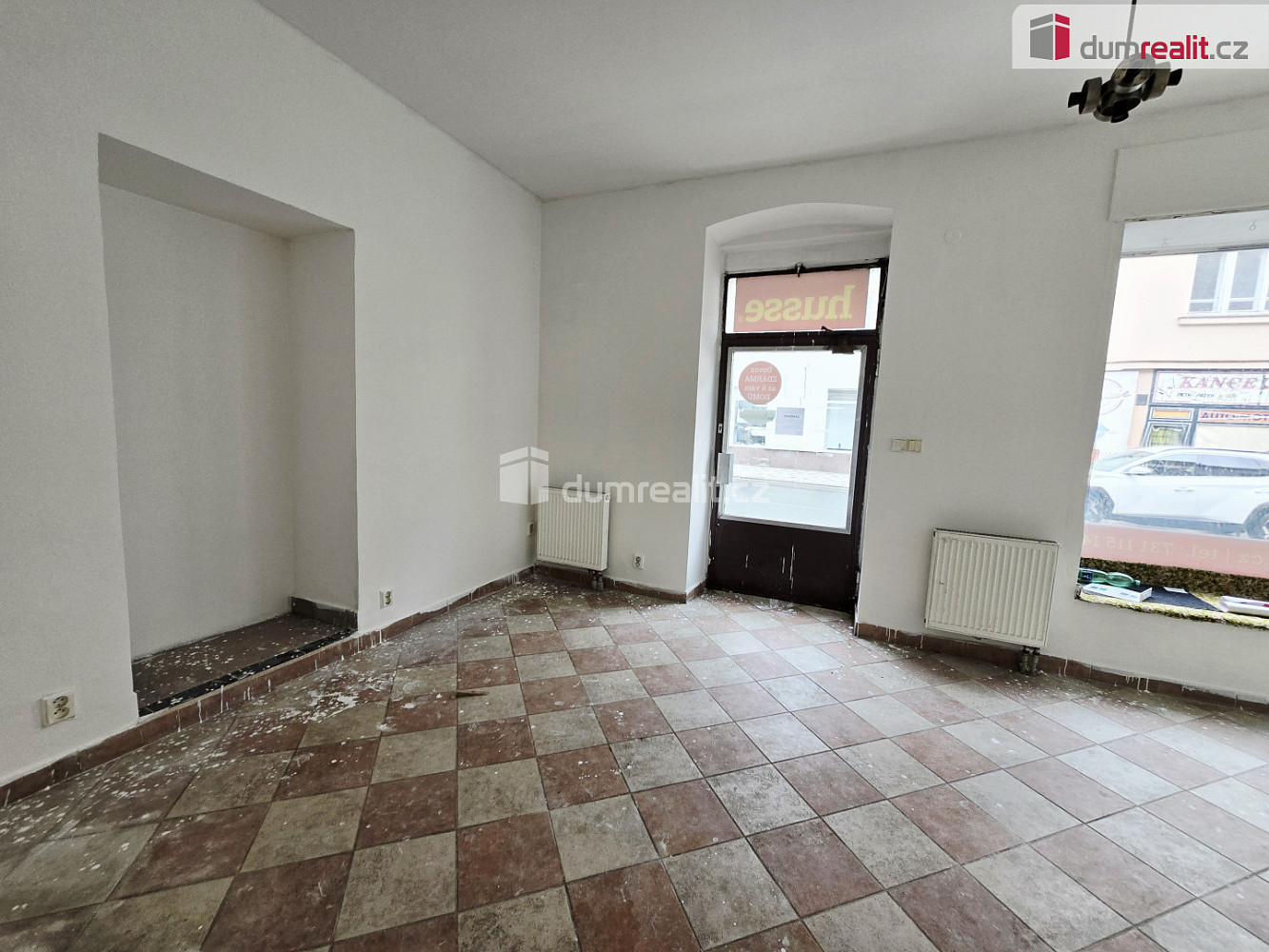 Pronájem obchodních prostor 40 m² – pohled 3