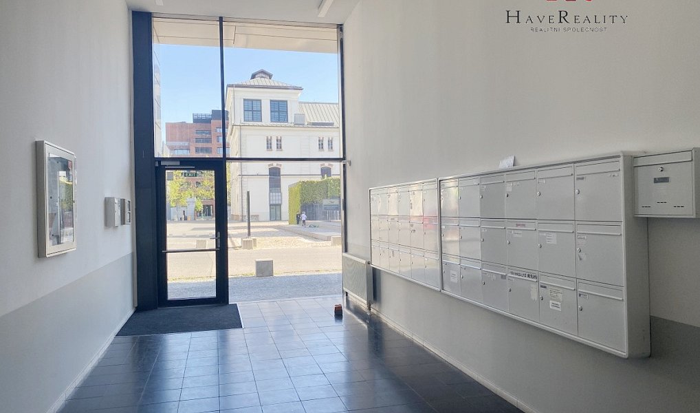 Pronájem bytu 2+kk 65 m², Praha – náhled fotky 15