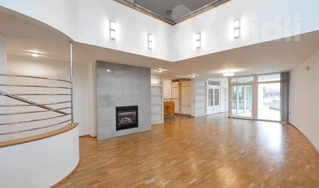 Pronájem domu 379 m² s pozemkem 572 m², Praha – náhled fotky 2