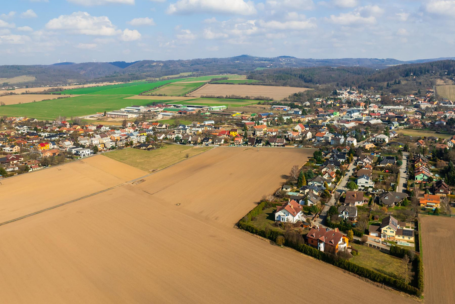 Prodej stavebního pozemku 10 038 m² – fotografie 3