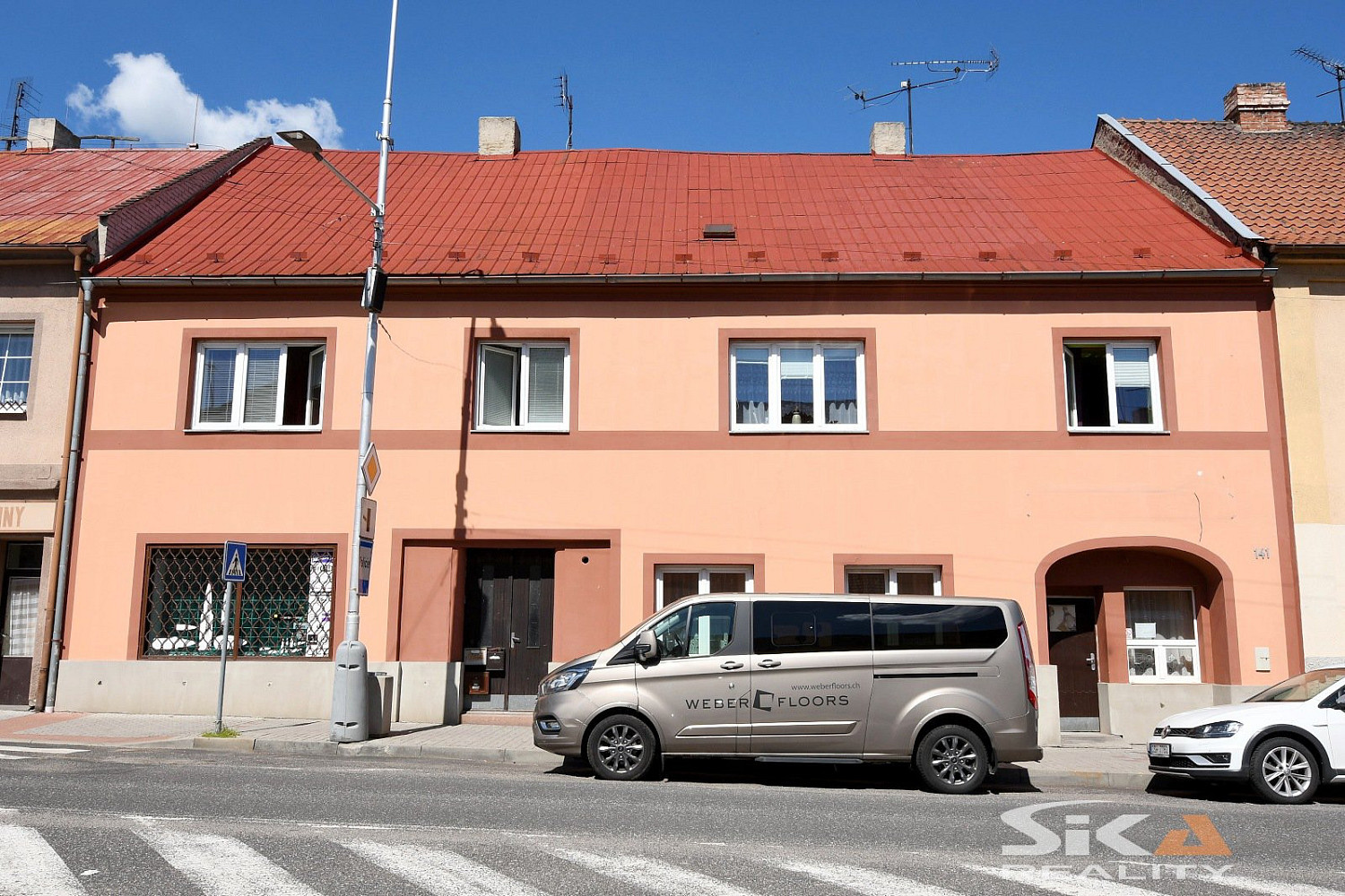 Lokal, 325 m²