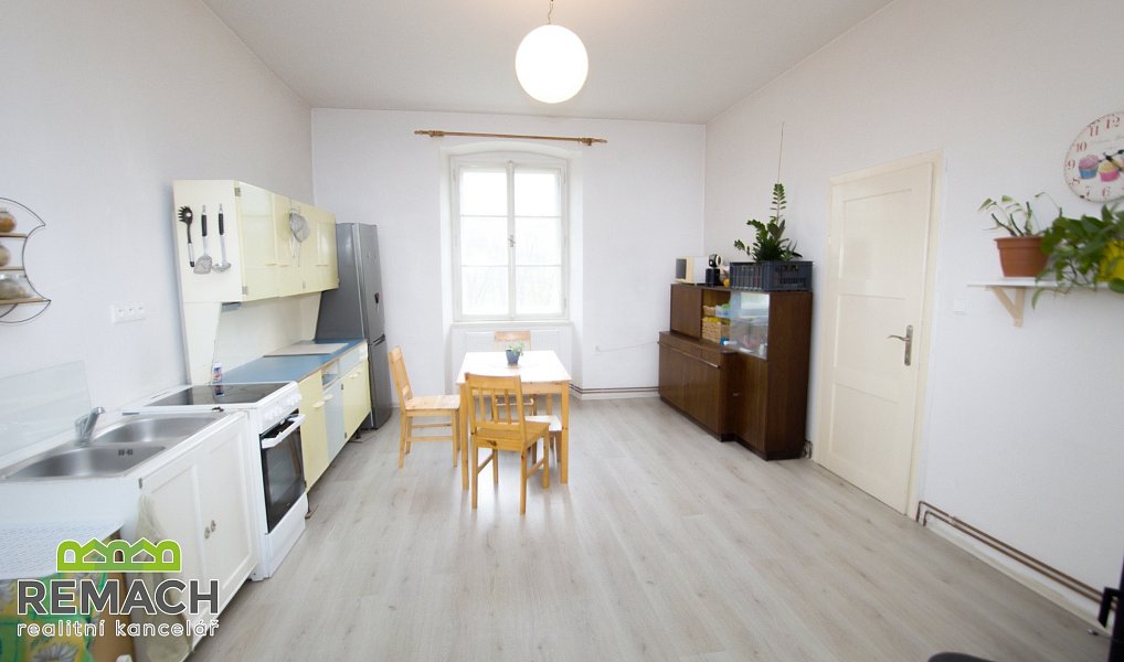 Prodej bytu 2+1 70 m², Kuks – náhled fotky 2