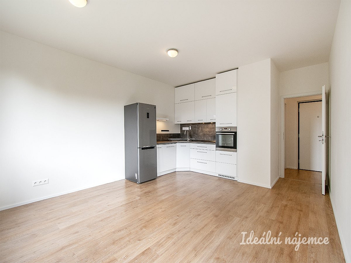 Pronájem bytu 2+kk 46 m² – fotografie 3