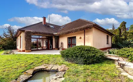 Prodej domu 262 m² s pozemkem 2 154 m², Králův Dvůr - Křižatky, okres Beroun