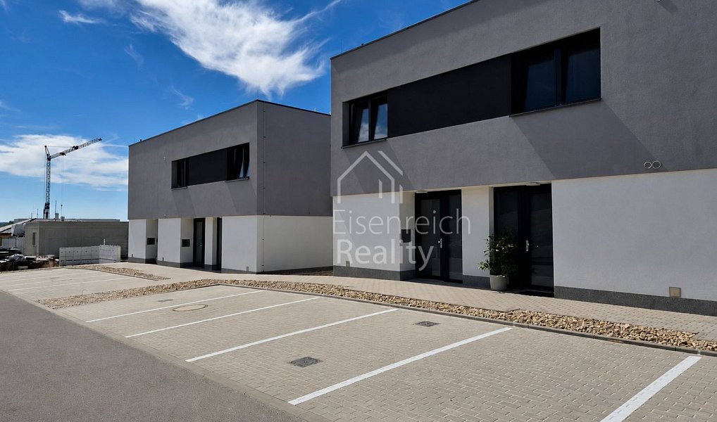 Prodej bytu 3+kk 94 m², Hradec Králové – náhled fotky 2