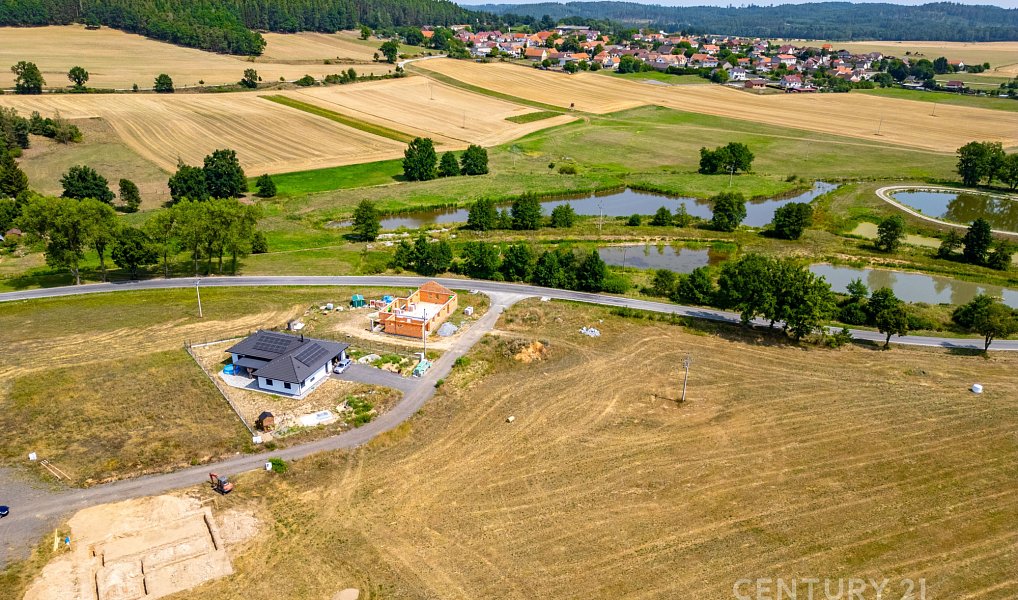 Prodej stavebního pozemku 1 824 m², Hajany – náhled fotky 5