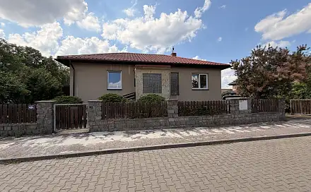 Prodej domu 250 m² s pozemkem 863 m², Výjezdová, Praha 9 - Běchovice