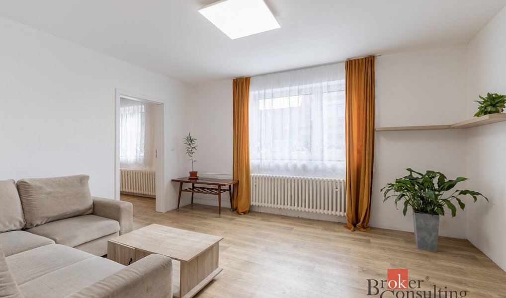 Prodej domu 139 m² s pozemkem 414 m², Strážnice – náhled fotky 2