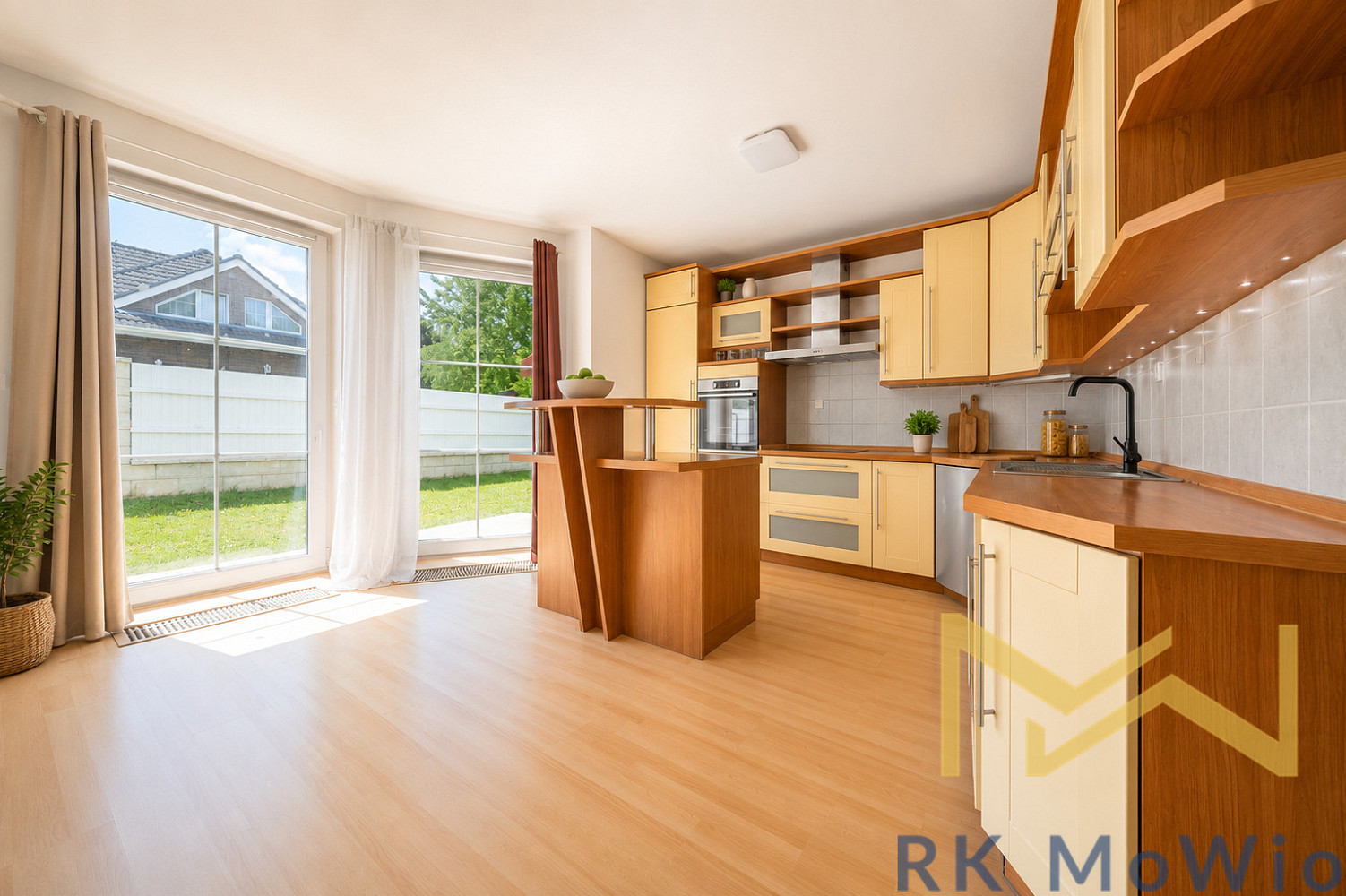 Pronájem domu 190 m² s pozemkem 811 m² – fotografie 4