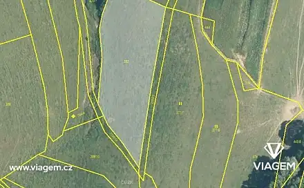 Prodej pole 1 642 m², Lhota u Vsetína, okres Vsetín
