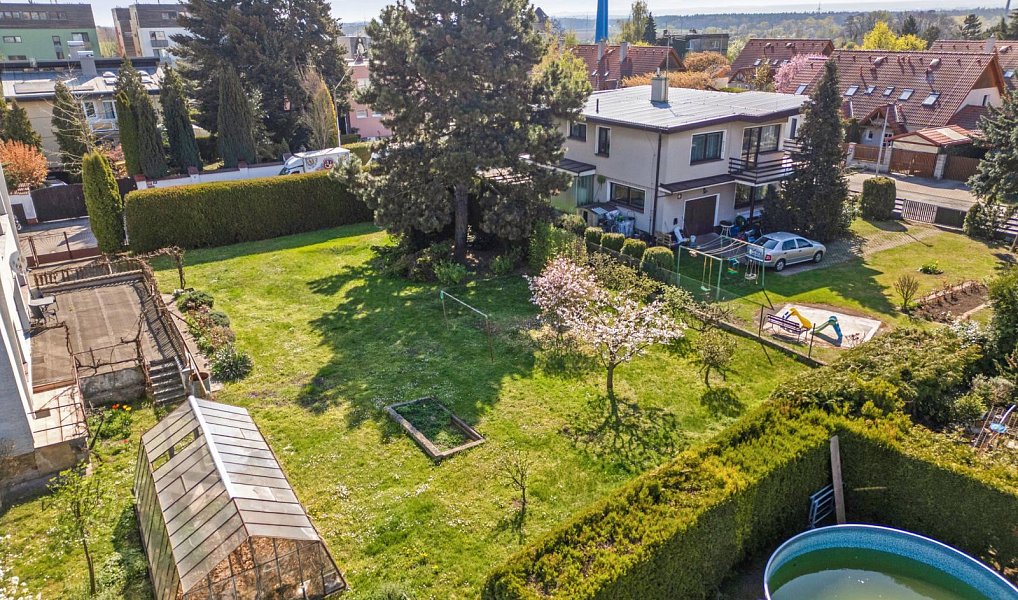 Prodej stavebního pozemku 600 m², Praha – náhled fotky 6