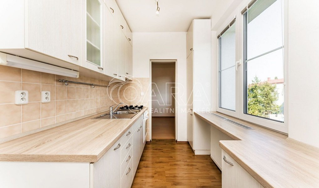 Pronájem bytu 2+1 63 m², Vestec – náhled fotky 2