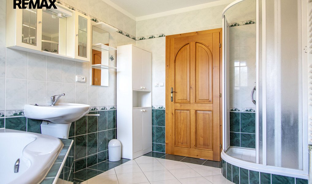 Prodej domu 302 m² s pozemkem 1 176 m², Ratiboř – náhled fotky 30