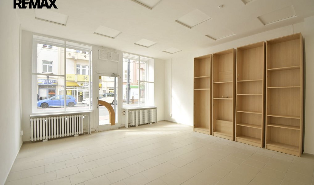 Pronájem obchodních prostor 58 m², Hradec Králové – náhled fotky 3