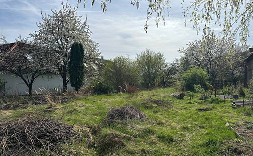 Prodej stavebního pozemku 1 000 m², Lešany - Břežany, okres Benešov