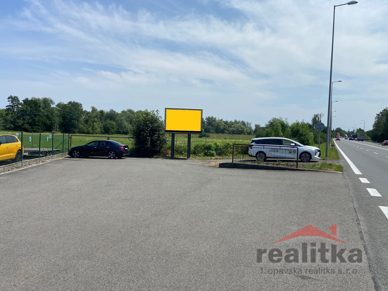 Prodej komerčního pozemku 11 000 m² – fotografie 4