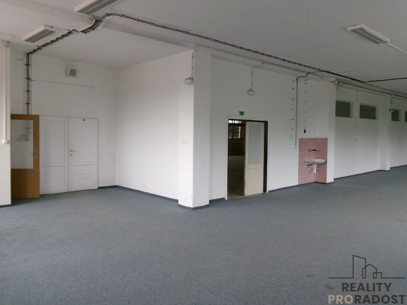 Pronájem skladovacích prostor 180 m² – fotografie 3