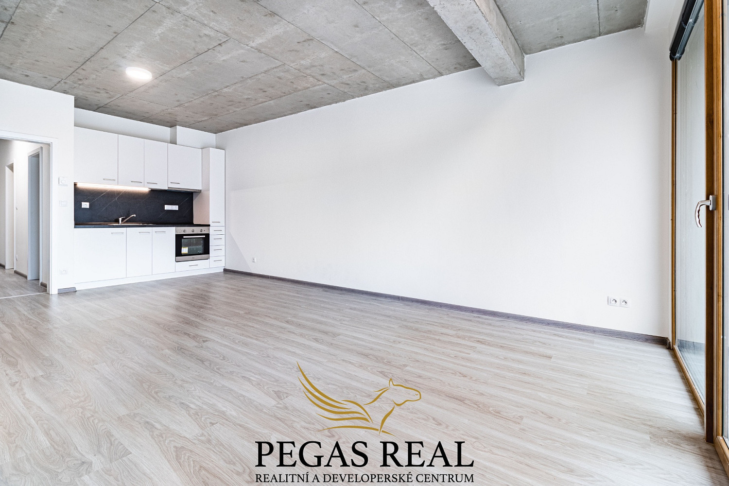 Pronájem bytu 1+kk 37 m²