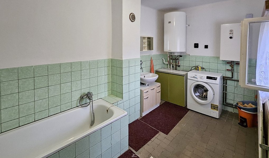 Prodej domu 250 m² s pozemkem 1 373 m², Boseň – náhled fotky 7