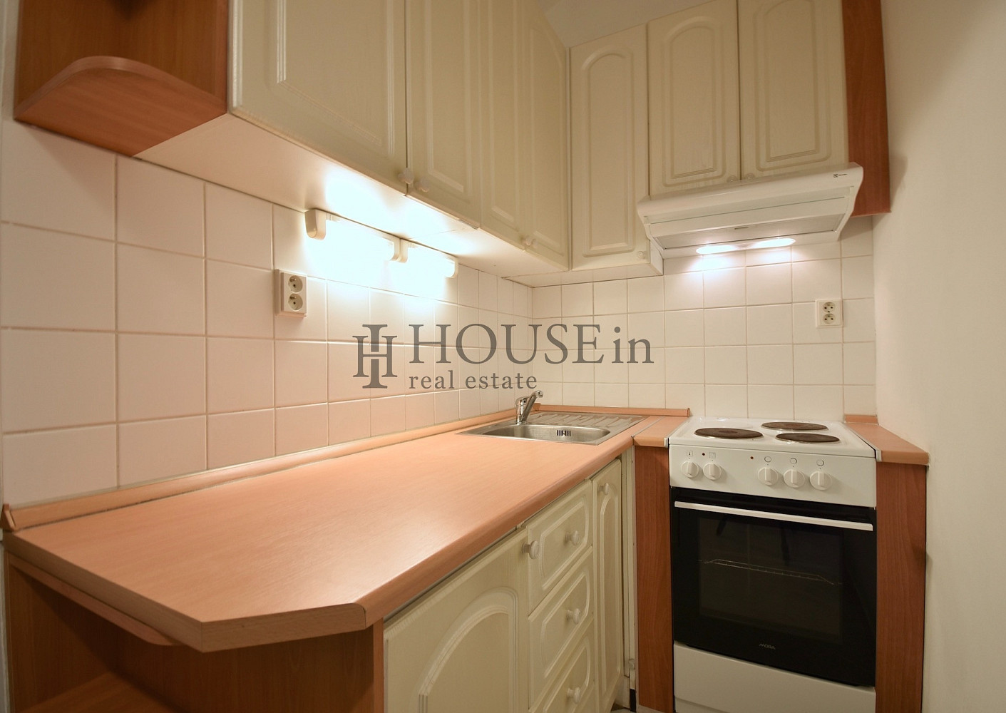 Pronájem bytu 1+kk 32 m² — photo 2