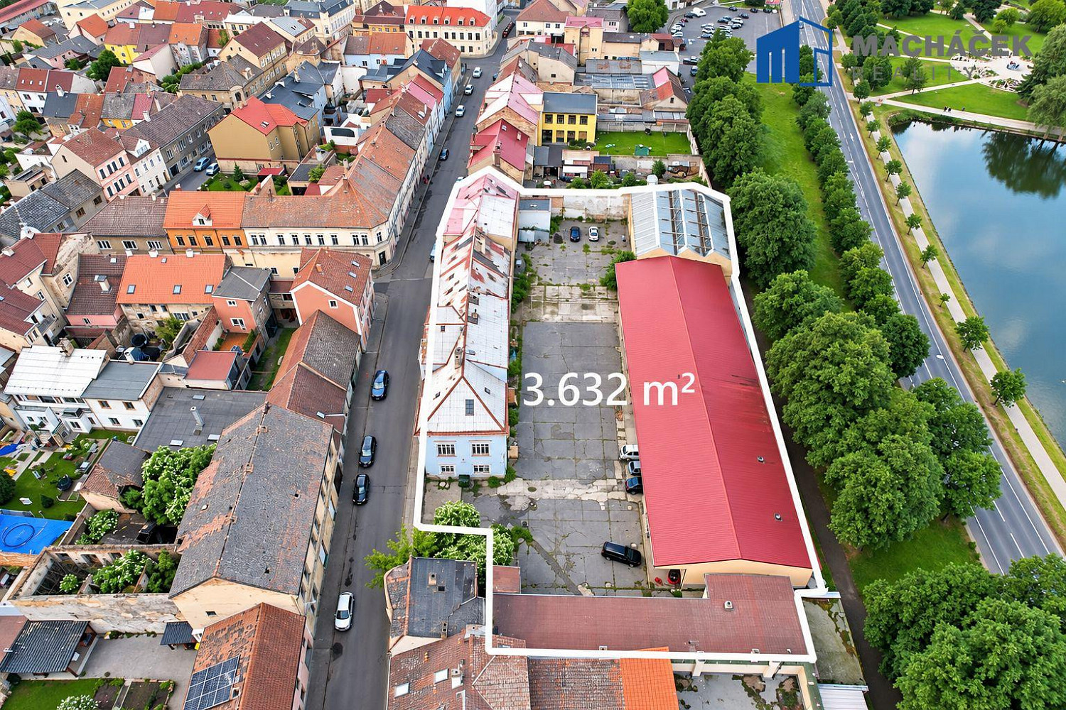 Prodej domu 2 493 m² s pozemkem 3 632 m²