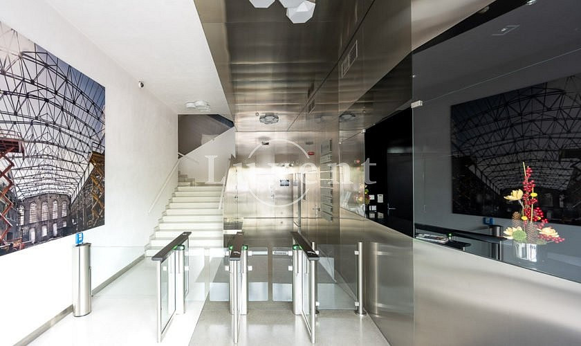 Pronájem kanceláře 460 m² – fotografie 2