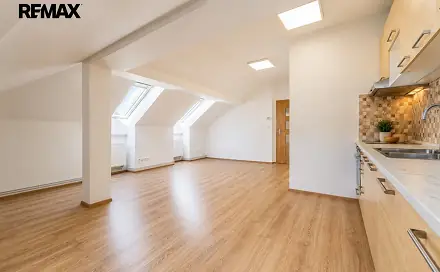 Pronájem bytu 3+kk 63 m², Jiřího z Poděbrad, Kutná Hora - Kutná Hora-Vnitřní Město