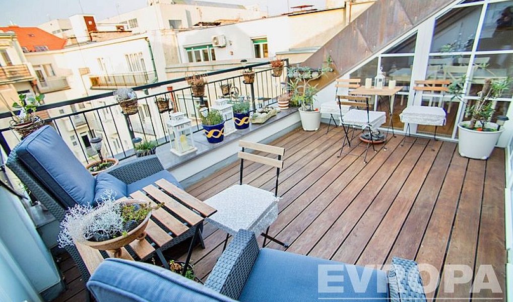 Prodej bytu 5+kk 240 m², Praha – náhled fotky 2