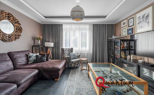 Prodej domu 279 m² s pozemkem 766 m², U Nadýmače, Praha 10 - Uhříněves