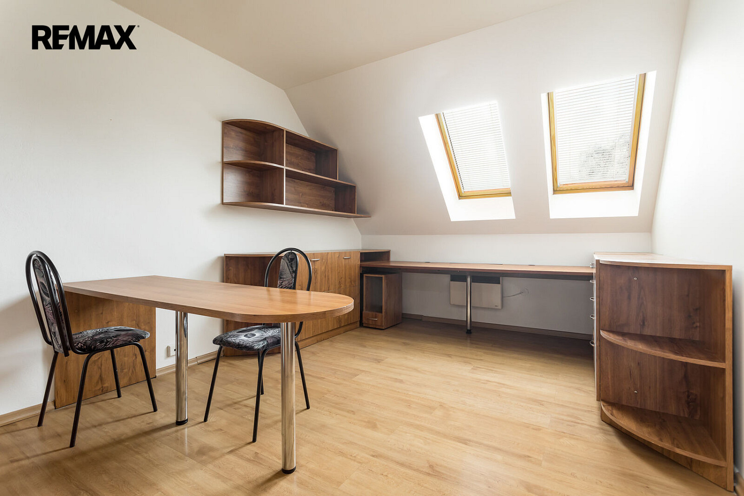 Pronájem kanceláře 200 m² – fotografie 5