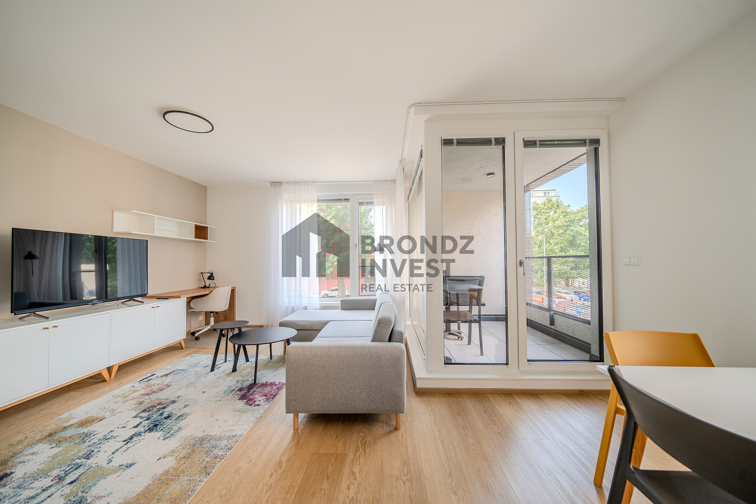 Pronájem bytu 2+kk 59 m² – fotografie 3