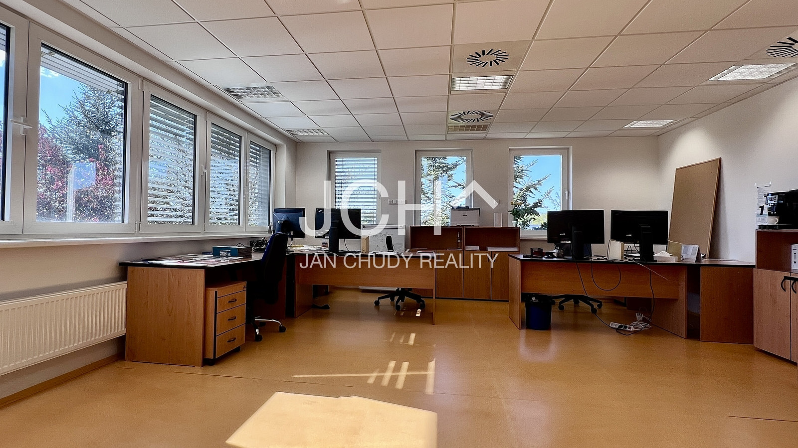 Pronájem obchodních prostor 22 m²