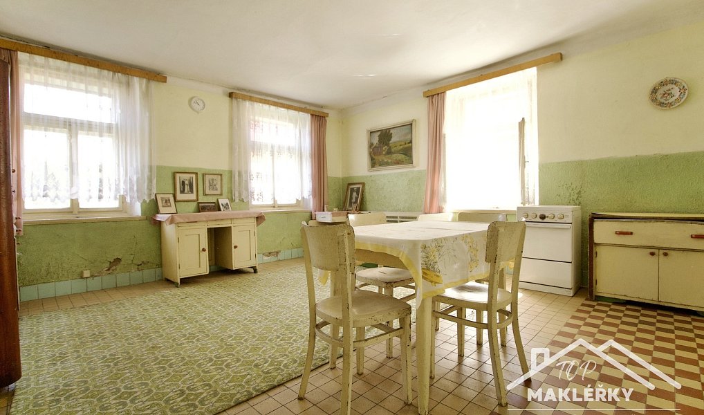 Prodej domu 168 m² s pozemkem 2 068 m², Močovice – náhled fotky 10