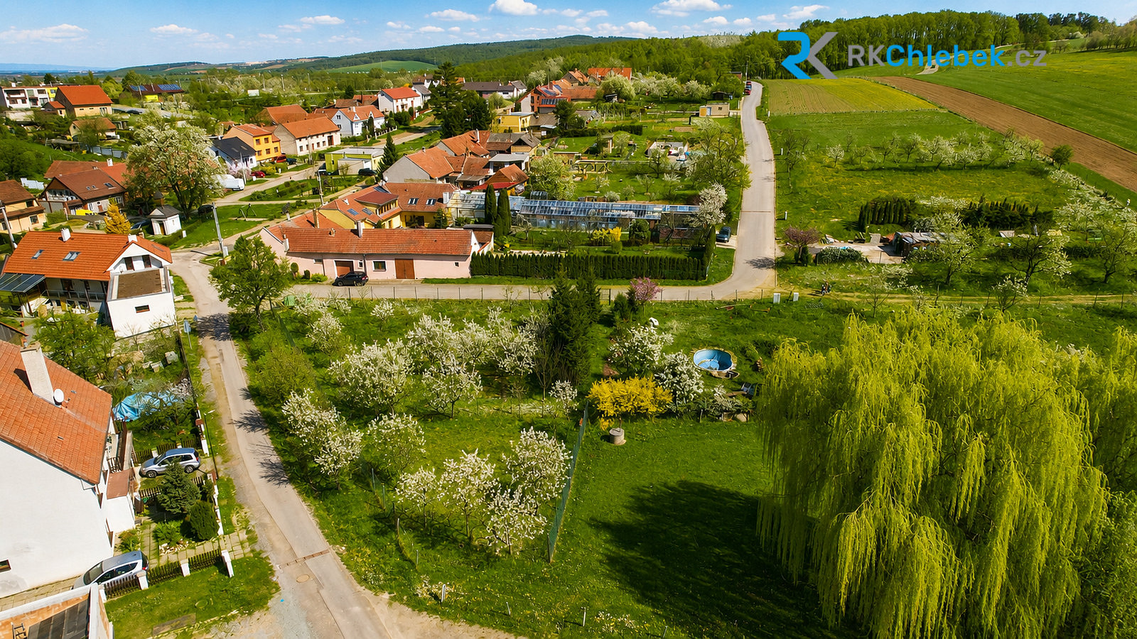Prodej stavebního pozemku 1 070 m² – fotografie 3