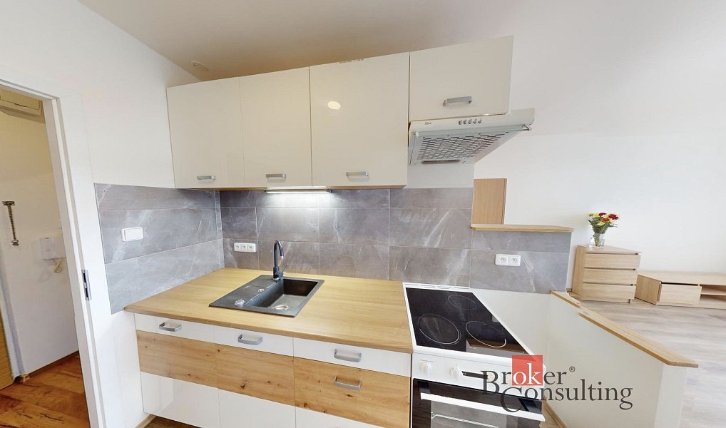 Pronájem bytu 1+kk 28 m², Letovice – náhled fotky 2