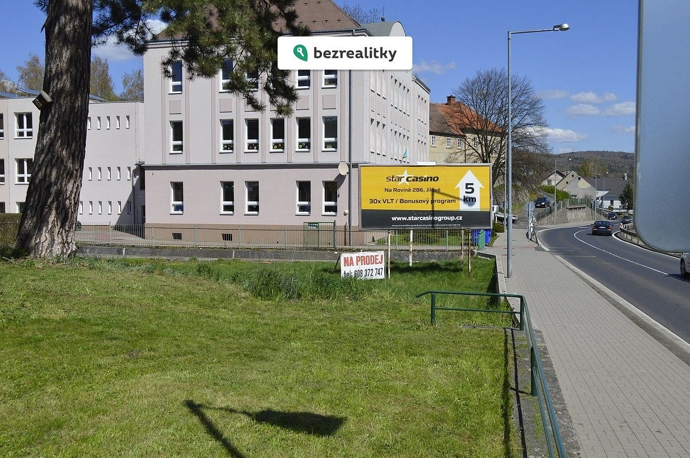 Prodej stavebního pozemku 877 m² — photo 2