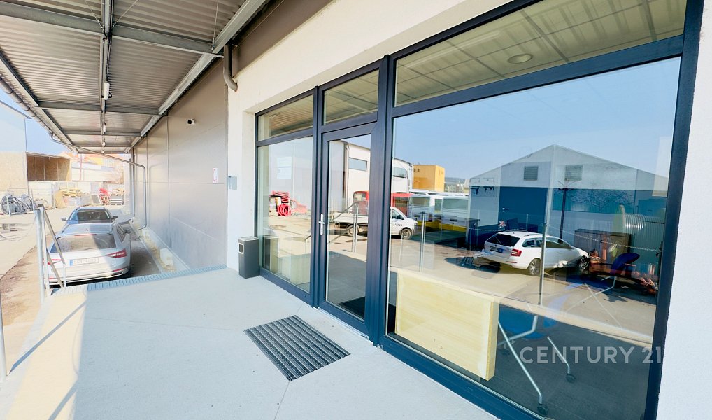 Pronájem skladovacích prostor 536 m², Znojmo – náhled fotky 2