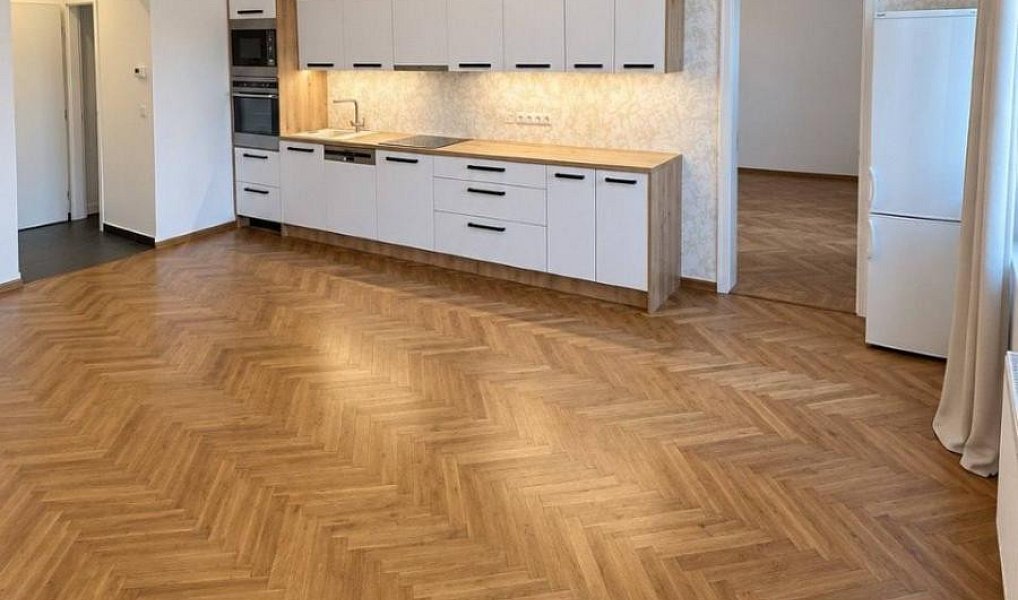 Pronájem bytu 2+kk 80 m², Praha – náhled fotky 3
