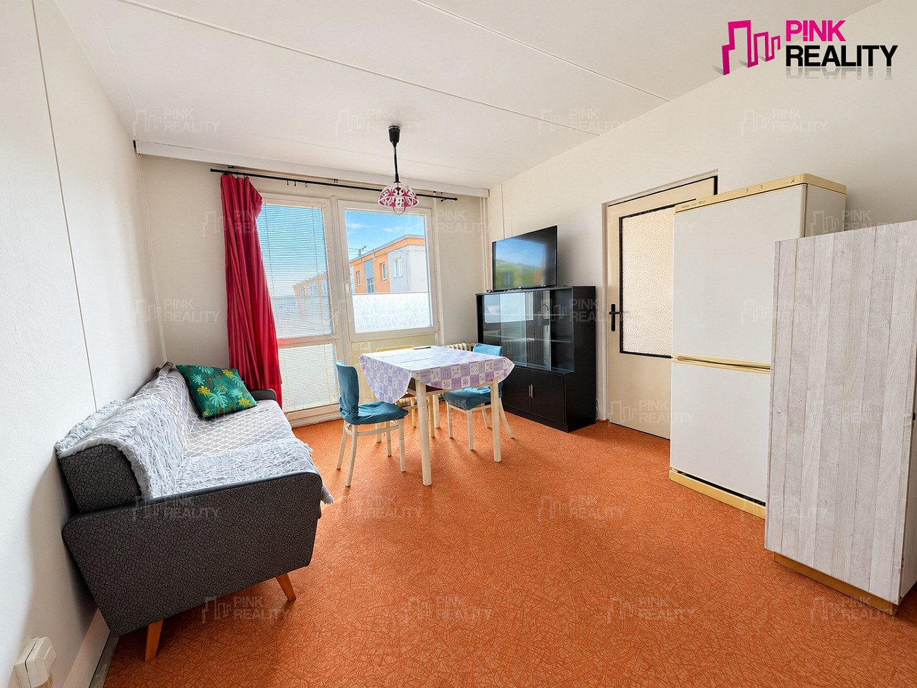 Pronájem bytu 2+kk 34 m² – fotografie 2